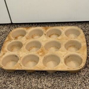 The Pampered Chef Family Heritage Stoneware 12 Count Muffin Cupcake Pan